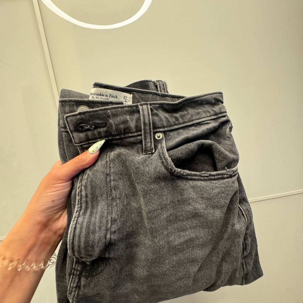 BNWOT Abercrombie & Fitch Curve Love 90s Straight Jean